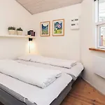 Semesterbostad 4 Star In *