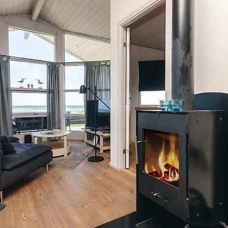 Seaside Gem With Views - By Traum